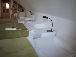 Julmodels Bedroom-D3's Live Sex Cam Show