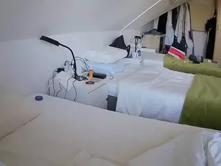 Julmodels Bedroom-D4's Live Sex Cam Show