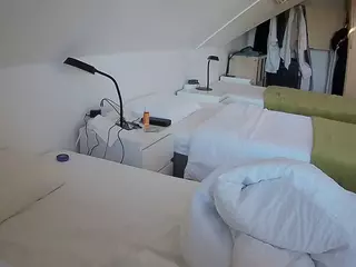 Julmodels Bedroom-D4's Live Sex Cam Show