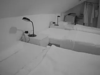 Julmodels Bedroom-D4's Live Sex Cam Show