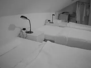 Julmodels Bedroom-D4's Live Sex Cam Show