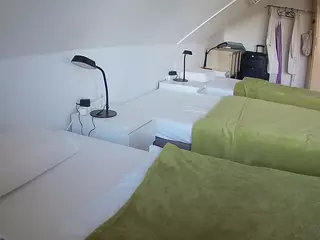 Julmodels Bedroom-D4's Live Sex Cam Show