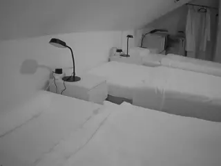 Julmodels Bedroom-D4's Live Sex Cam Show