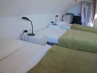 Julmodels Bedroom-D4's Live Sex Cam Show
