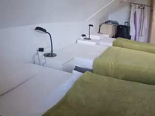 Julmodels Bedroom-D4's Live Sex Cam Show