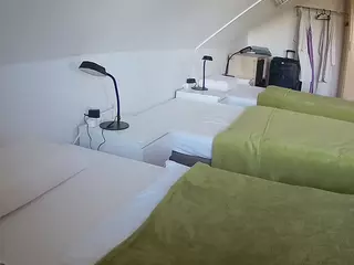 Julmodels Bedroom-D4's Live Sex Cam Show