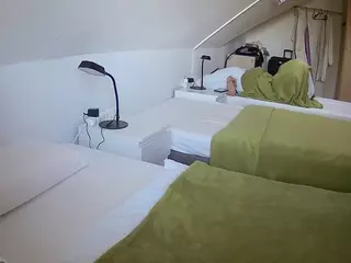Julmodels Bedroom-D4's Live Sex Cam Show