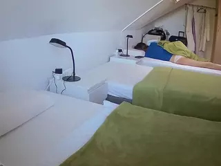 Julmodels Bedroom-D4's Live Sex Cam Show