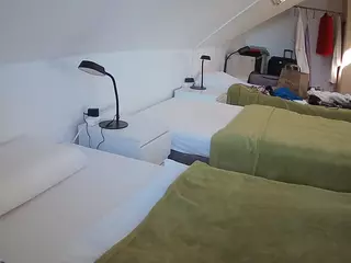 Julmodels Bedroom-D4's Live Sex Cam Show