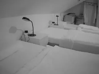 Julmodels Bedroom-D4's Live Sex Cam Show