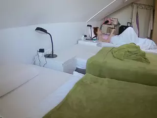 Julmodels Bedroom-D4's Live Sex Cam Show