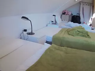 Julmodels Bedroom-D4's Live Sex Cam Show
