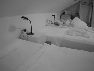 Julmodels Bedroom-D4's Live Sex Cam Show