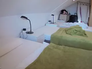 Julmodels Bedroom-D4's Live Sex Cam Show