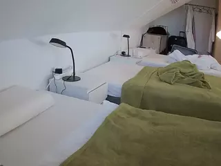 Julmodels Bedroom-D4's Live Sex Cam Show