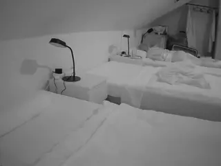 Julmodels Bedroom-D4's Live Sex Cam Show