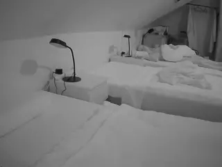 Julmodels Bedroom-D4's Live Sex Cam Show