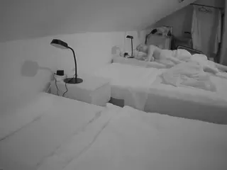 Julmodels Bedroom-D4's Live Sex Cam Show