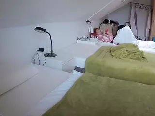 Julmodels Bedroom-D4's Live Sex Cam Show