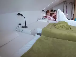 Julmodels Bedroom-D4's Live Sex Cam Show