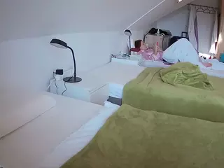 Julmodels Bedroom-D4's Live Sex Cam Show