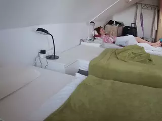 Julmodels Bedroom-D4's Live Sex Cam Show