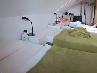 Julmodels Bedroom-D4's Live Sex Cam Show