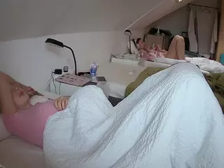 Julmodels Bedroom-D4's Live Sex Cam Show