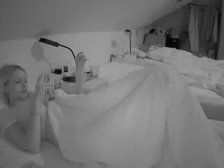 Julmodels Bedroom-D4's Live Sex Cam Show