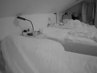 Julmodels Bedroom-D4's Live Sex Cam Show