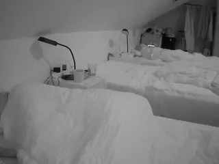 Julmodels Bedroom-D4's Live Sex Cam Show