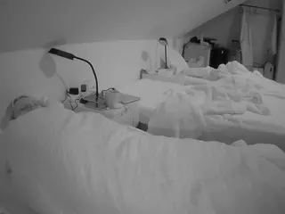 Julmodels Bedroom-D4's Live Sex Cam Show