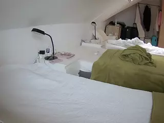 Julmodels Bedroom-D4's Live Sex Cam Show