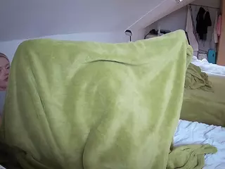 Julmodels Bedroom-D4's Live Sex Cam Show