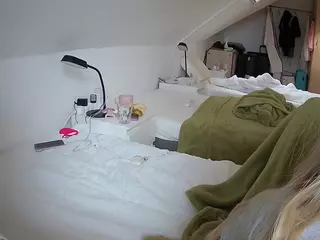 Julmodels Bedroom-D4's Live Sex Cam Show