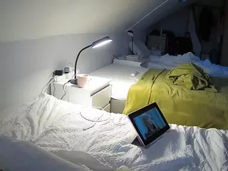 Julmodels Bedroom-D4's Live Sex Cam Show