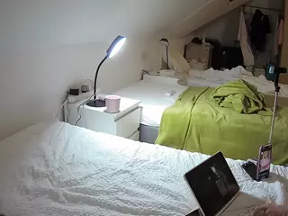 Julmodels Bedroom-D4's Live Sex Cam Show
