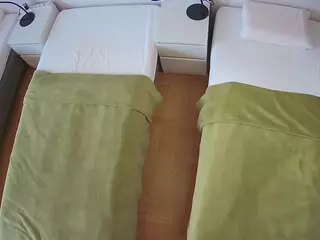Julmodels Bedroom-D5's Live Sex Cam Show