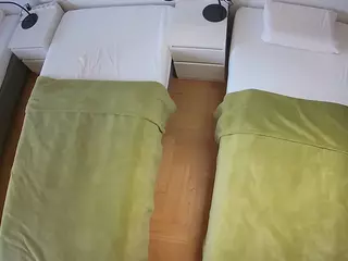 Julmodels Bedroom-D5's Live Sex Cam Show