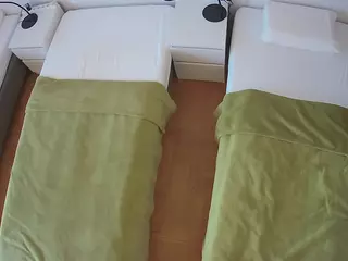 Julmodels Bedroom-D5's Live Sex Cam Show