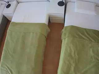 Julmodels Bedroom-D5's Live Sex Cam Show