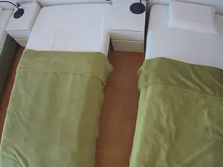 Julmodels Bedroom-D5's Live Sex Cam Show