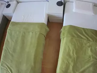 Julmodels Bedroom-D5's Live Sex Cam Show