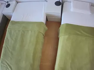 Julmodels Bedroom-D5's Live Sex Cam Show