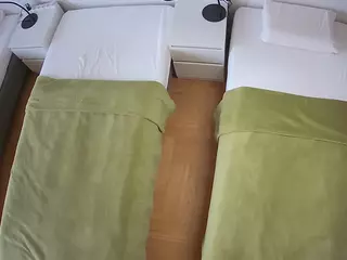 Julmodels Bedroom-D5's Live Sex Cam Show