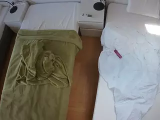 Julmodels Bedroom-D5's Live Sex Cam Show