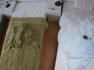 Julmodels Bedroom-D5's Live Sex Cam Show