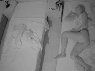 Julmodels Bedroom-D5's Live Sex Cam Show