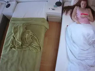 Julmodels Bedroom-D5's Live Sex Cam Show