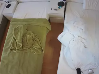 Julmodels Bedroom-D5's Live Sex Cam Show